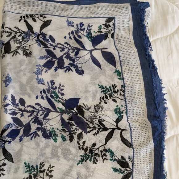 1.2.3 Paris Scarf Rectangular Blue & White Floral 6 ft Long Scarf - Picture 5 of 12